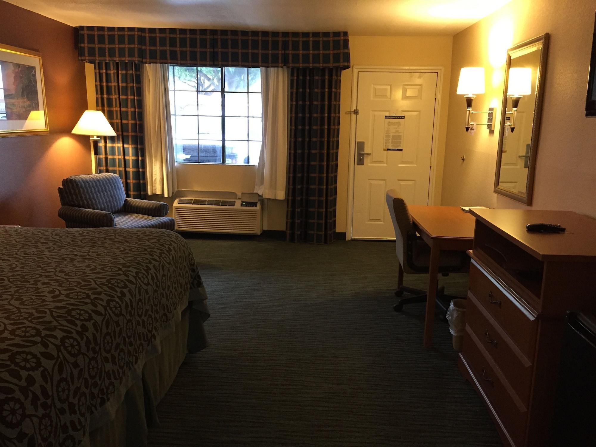 Days Inn By Wyndham New Braunfels Esterno foto