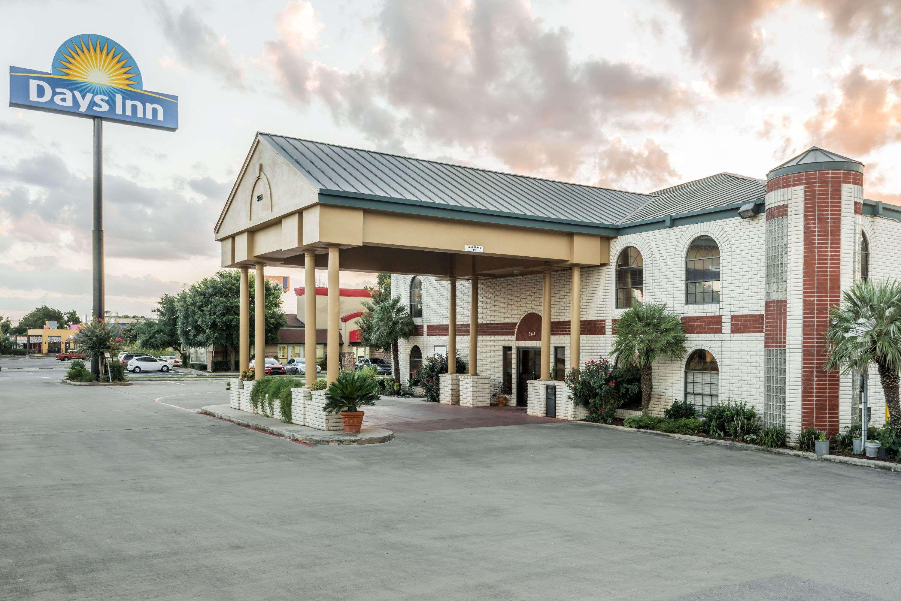 Days Inn By Wyndham New Braunfels Esterno foto