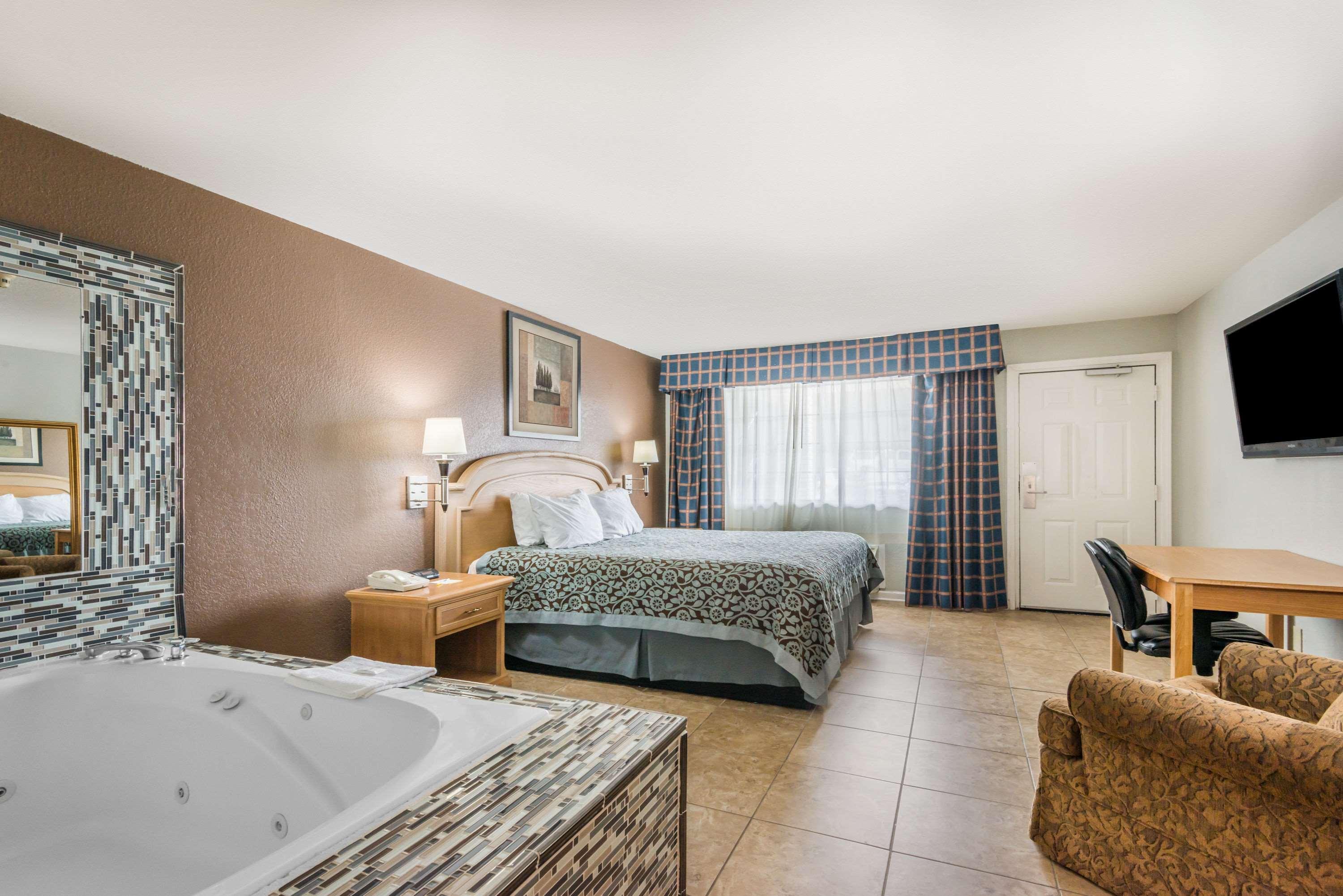 Days Inn By Wyndham New Braunfels Esterno foto