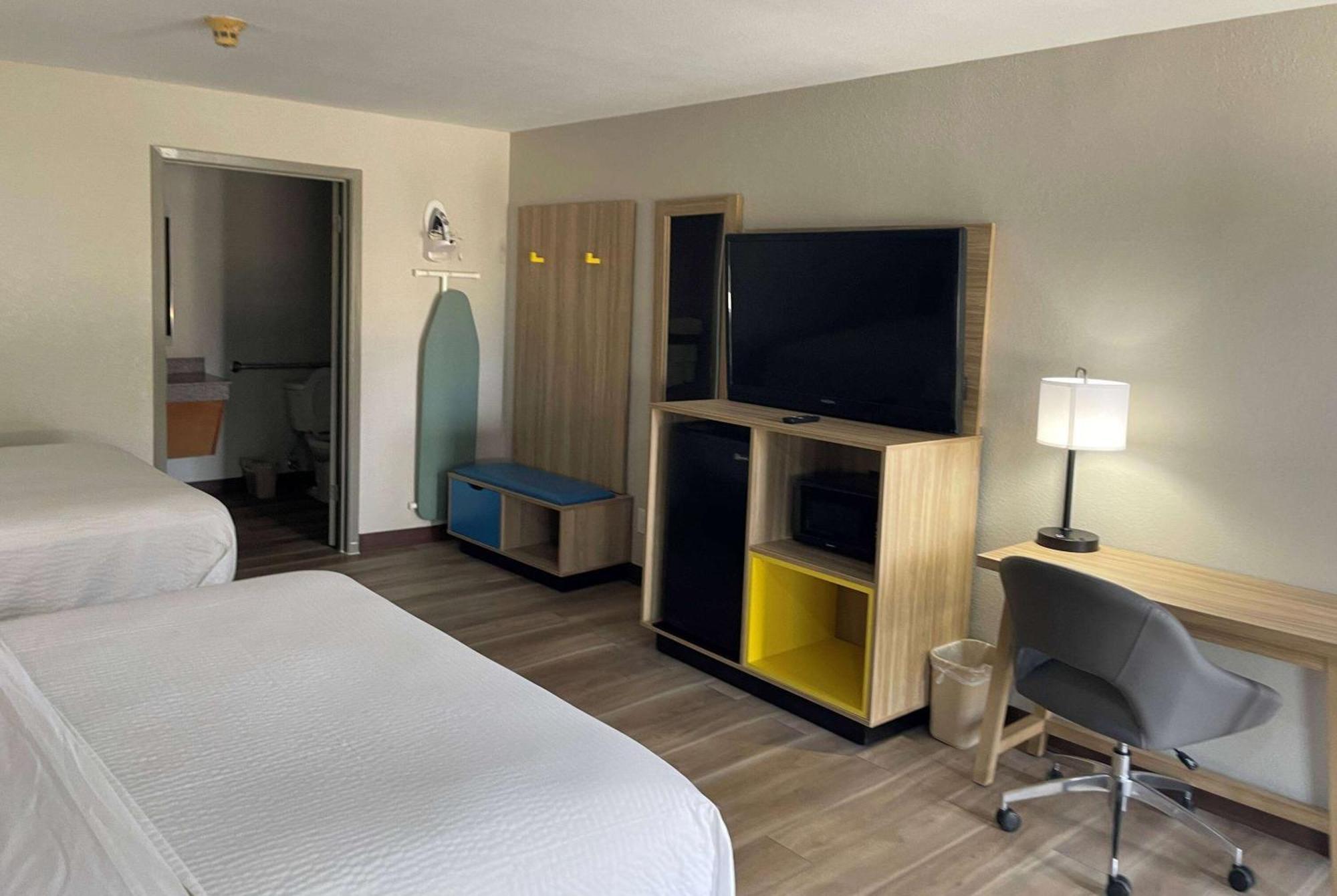 Days Inn By Wyndham New Braunfels Esterno foto