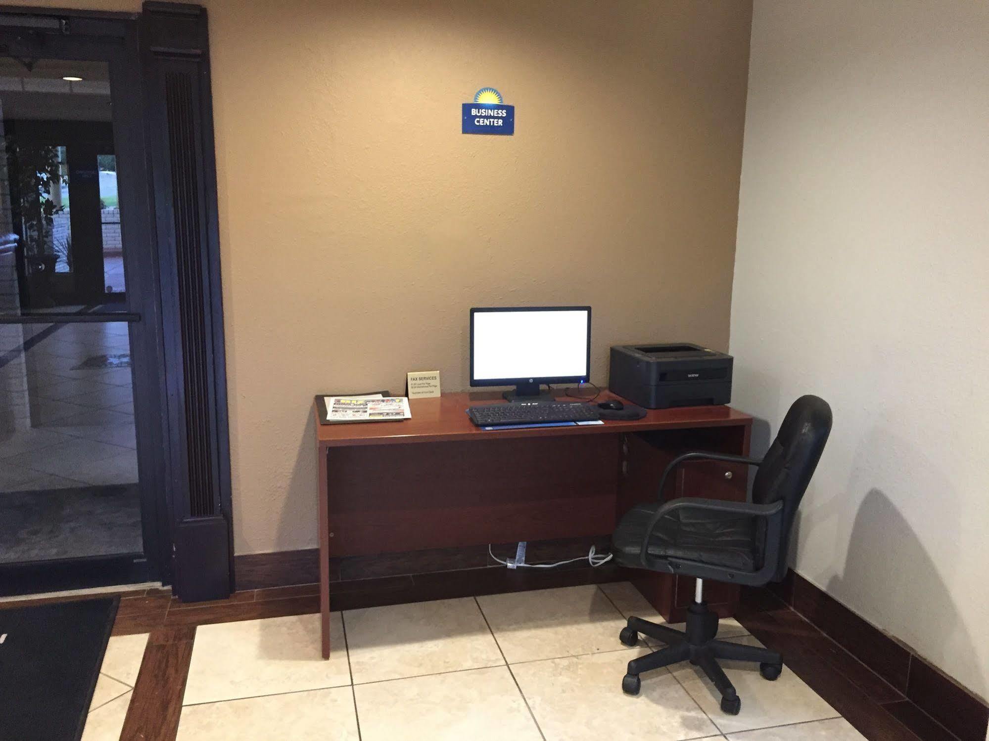 Days Inn By Wyndham New Braunfels Esterno foto